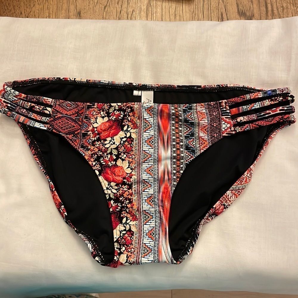 AZURA AUSTRALIA BIKINI BOTTOM.  NEW